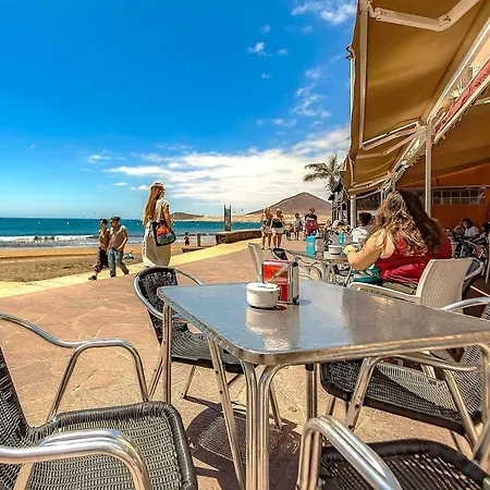 Medano Seafront - Beach Views & Downtown Apartment El Médano