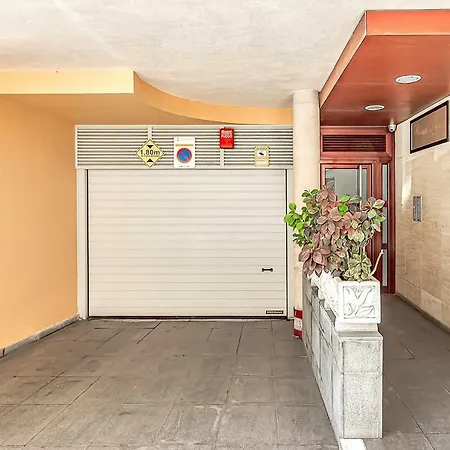 Medano Seafront - Beach Views & Downtown شقة